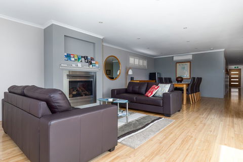 The Edgewater On Greville - Australian Directory 12