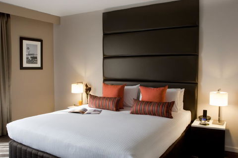 Novotel Sydney International Airport - Australian Directory 6