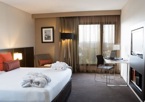 Novotel Sydney International Airport - Australian Directory 12