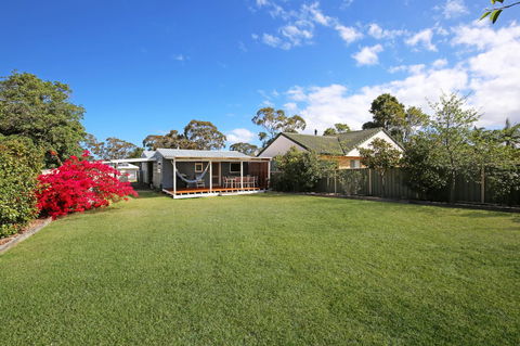 Hayes Beach House I Award Winner I 4 Mins To Beach - Australian Directory 8