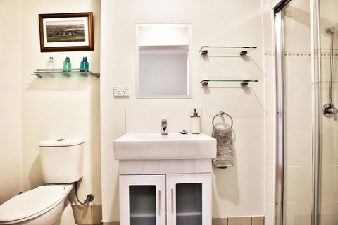 Hayes Beach House I Award Winner I 4 Mins To Beach - Australian Directory 14