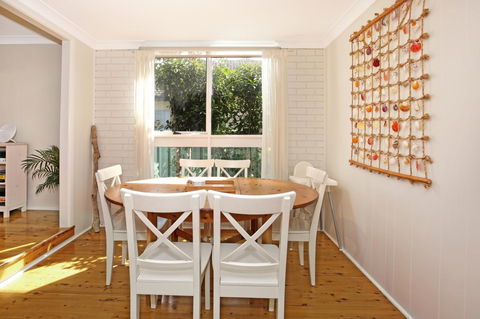 Hayes Beach House I Award Winner I 4 Mins To Beach - Australian Directory 13
