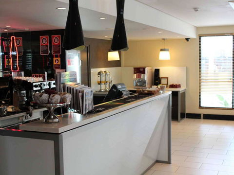 Ibis Newcastle - Australian Directory 41