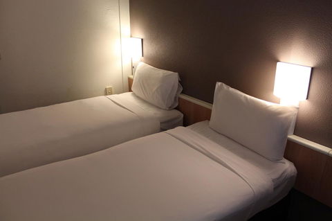 Ibis Newcastle - Australian Directory 16