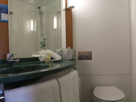 Ibis Newcastle - Australian Directory 39