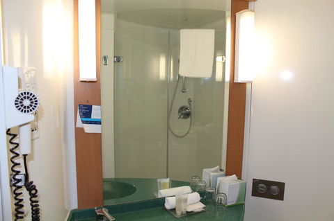 Ibis Newcastle - Australian Directory 11