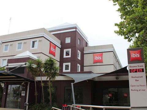 Ibis Newcastle - Australian Directory 0