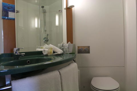 Ibis Newcastle - Australian Directory 12