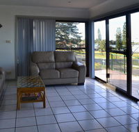 Oxley 8 at Tuncurry - Australian Directory