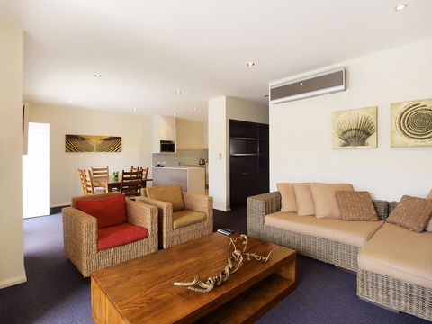 Oaks Port Stephens Pacific Blue Resort - Australian Directory 5