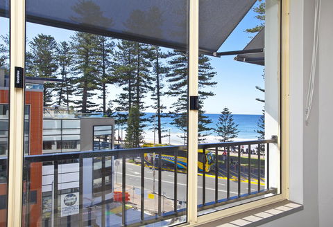Manly Paradise Motel & Apartments - Australian Directory 12