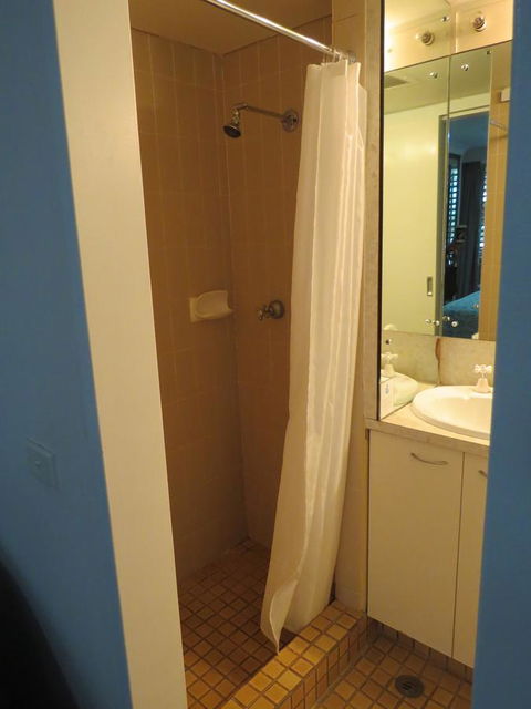 Manly Paradise Motel & Apartments - Australian Directory 38