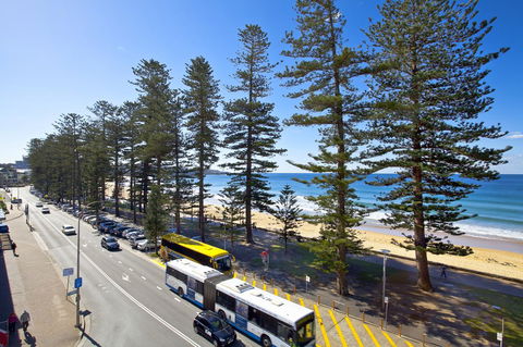Manly Paradise Motel & Apartments - Australian Directory 21