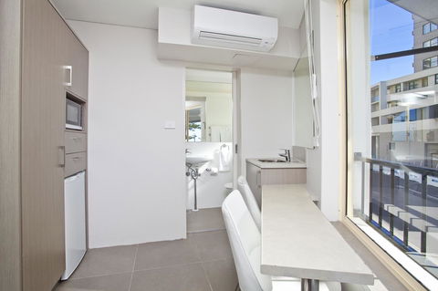 Manly Paradise Motel & Apartments - Australian Directory 6