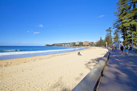 Manly Paradise Motel & Apartments - Australian Directory 3