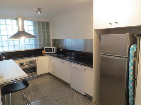 Manly Paradise Motel & Apartments - Australian Directory 28