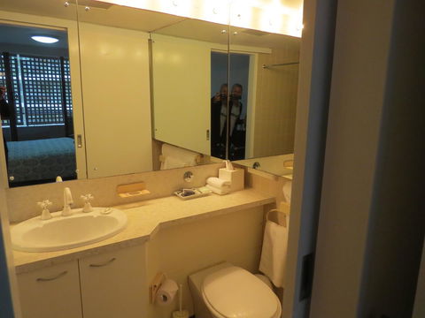 Manly Paradise Motel & Apartments - Australian Directory 39