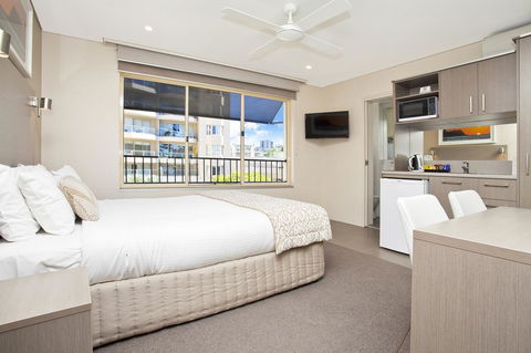 Manly Paradise Motel & Apartments - Australian Directory 14