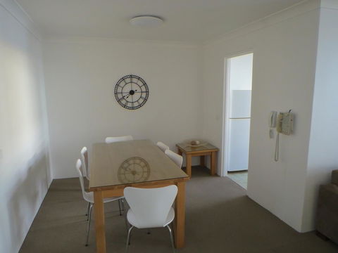Manly Paradise Motel & Apartments - Australian Directory 37