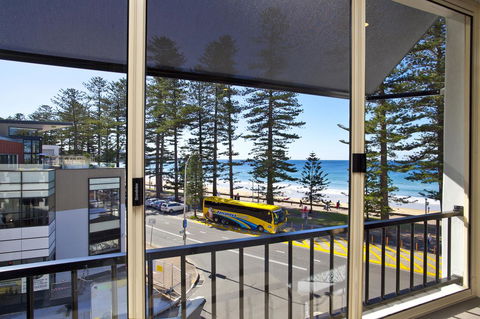 Manly Paradise Motel & Apartments - Australian Directory 4