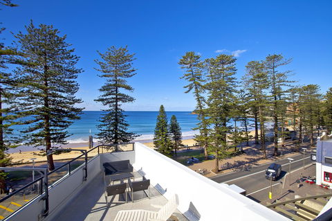 Manly Paradise Motel & Apartments - Australian Directory 16
