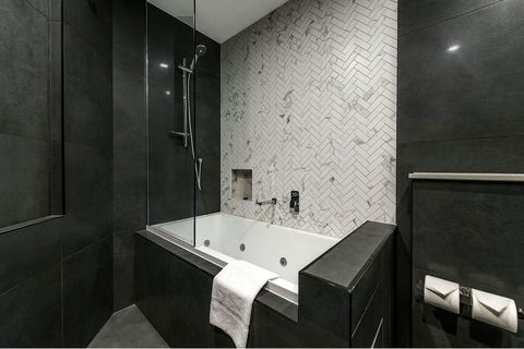 Holiday Inn & Suites - Parramatta Marsden Street, An IHG Hotel - Australian Directory 6