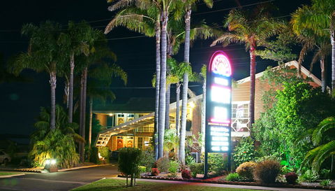 Sapphire Waters Motor Inn - Australian Directory 37
