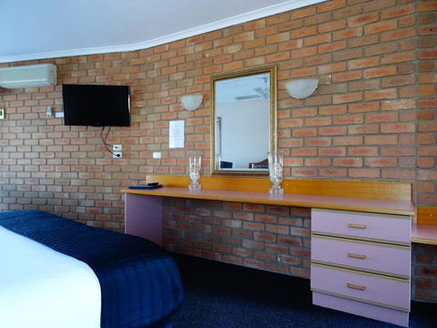 Sapphire Waters Motor Inn - Australian Directory 10