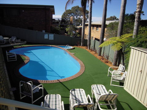 Sapphire Waters Motor Inn - Australian Directory 33