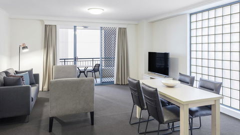 Oaks Sydney Castlereagh Suites - Australian Directory 15