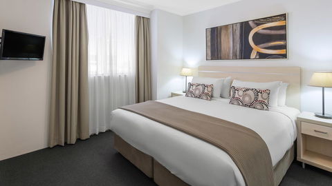 Oaks Sydney Castlereagh Suites - Australian Directory 12
