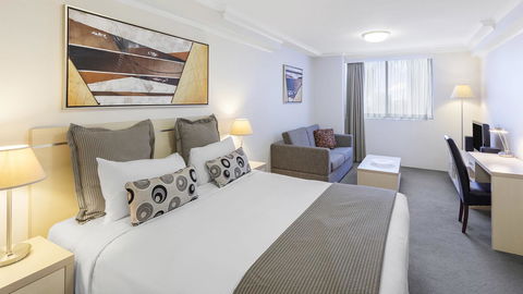 Oaks Sydney Castlereagh Suites - Australian Directory 6