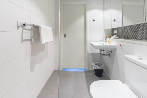 Two Bedders Apartment With Stunning Water View - Australian Directory 12
