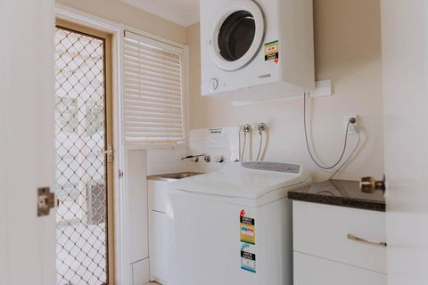 Central Wagga Self Catering Apartment - Australian Directory 12
