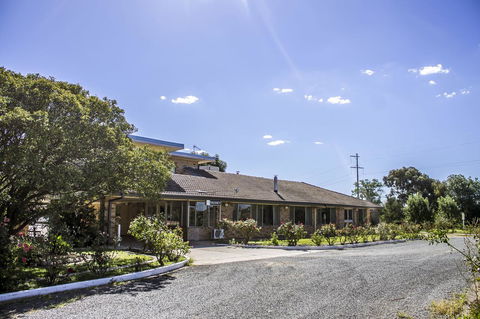 Allonville Gardens Motel - Australian Directory 11