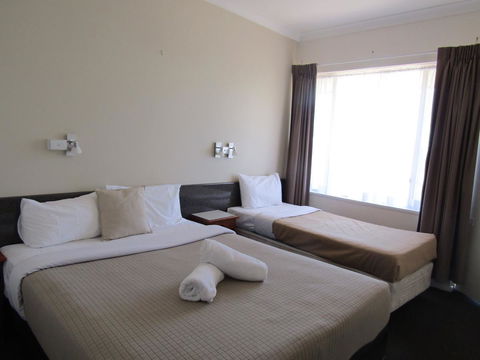 Allonville Gardens Motel - Australian Directory 13
