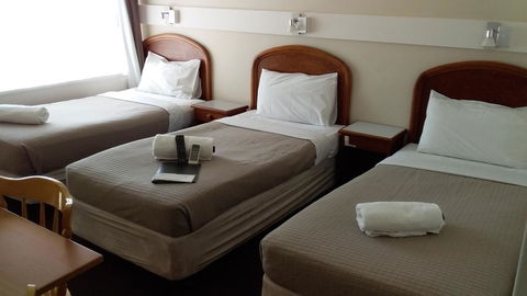 Allonville Gardens Motel - Australian Directory 3