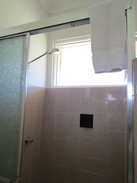 Allonville Gardens Motel - Australian Directory 23