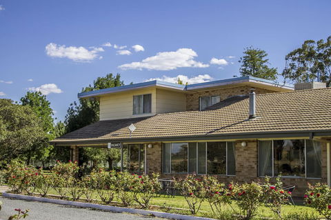Allonville Gardens Motel - Australian Directory 10