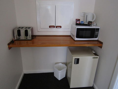 Allonville Gardens Motel - Australian Directory 21