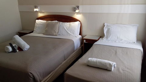 Allonville Gardens Motel - Australian Directory 4