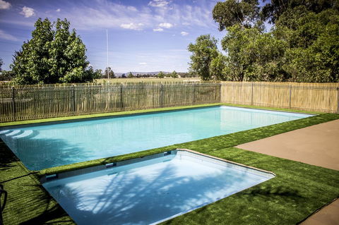Allonville Gardens Motel - Australian Directory 7