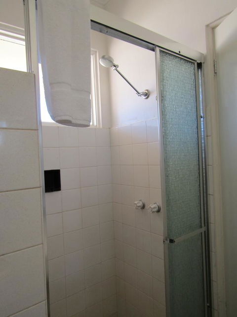 Allonville Gardens Motel - Australian Directory 17