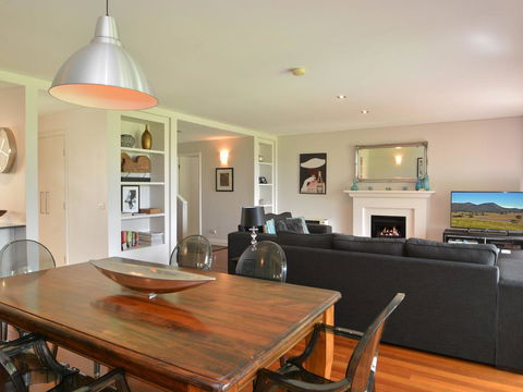 Villa 3br Margarita Villa Located Within Cypress Lakes Resort - Australian Directory 6