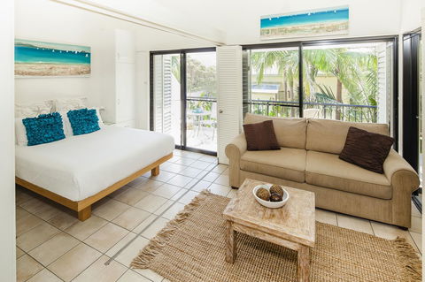 Julians Apartments - Australian Directory 13