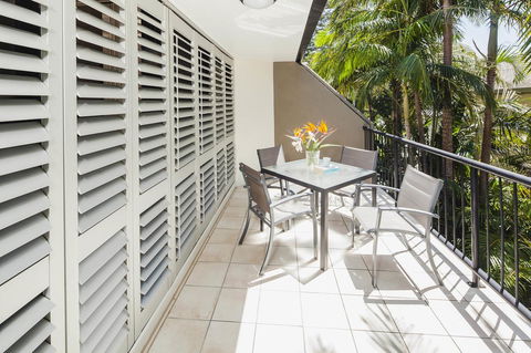 Julians Apartments - Australian Directory 31