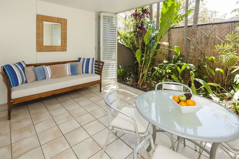 Julians Apartments - Australian Directory 23