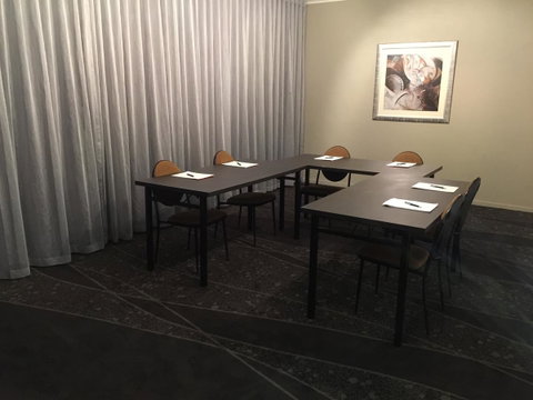 Mercure Albury - Australian Directory 40