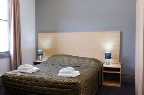 Royal Exhibition Hotel - Australian Directory 18