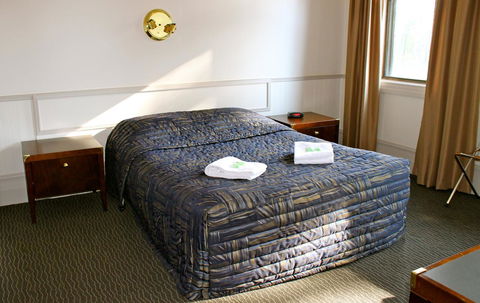 Royal Exhibition Hotel - Australian Directory 34